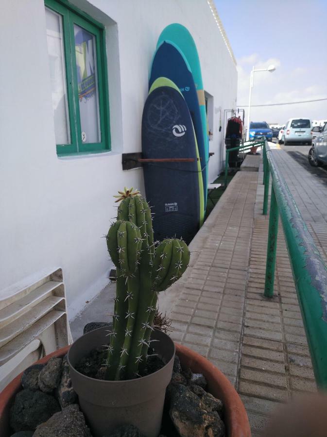 Yokomosurf Camp Famara Buitenkant foto